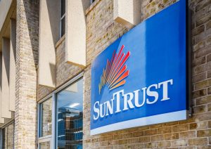 Suntrust Bank exterior signage